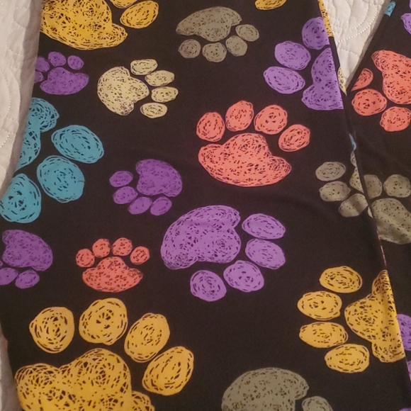 NWOT XL unbranded Buttery soft paw print leggings - Picture 2 of 4
